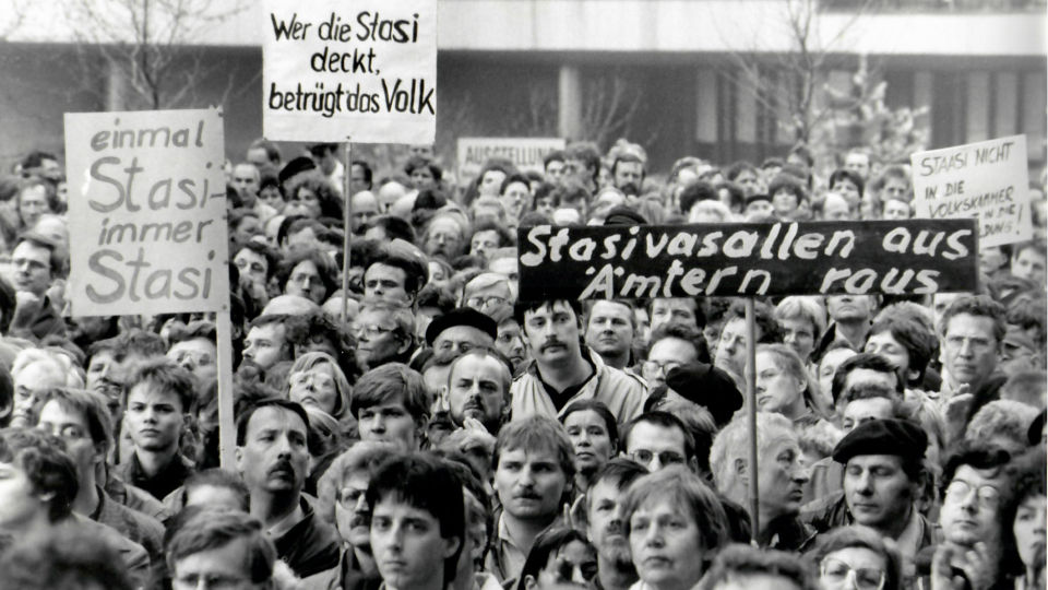 Demonstration gegen "Stasiversallen"