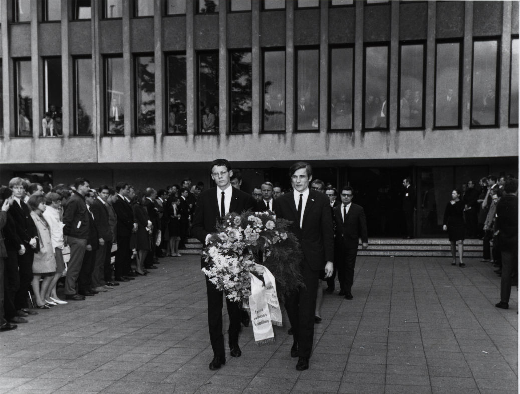 Trauerzug von Benno Ohnesorg am 8. Juni 1967 vor Henry-Ford-Bau