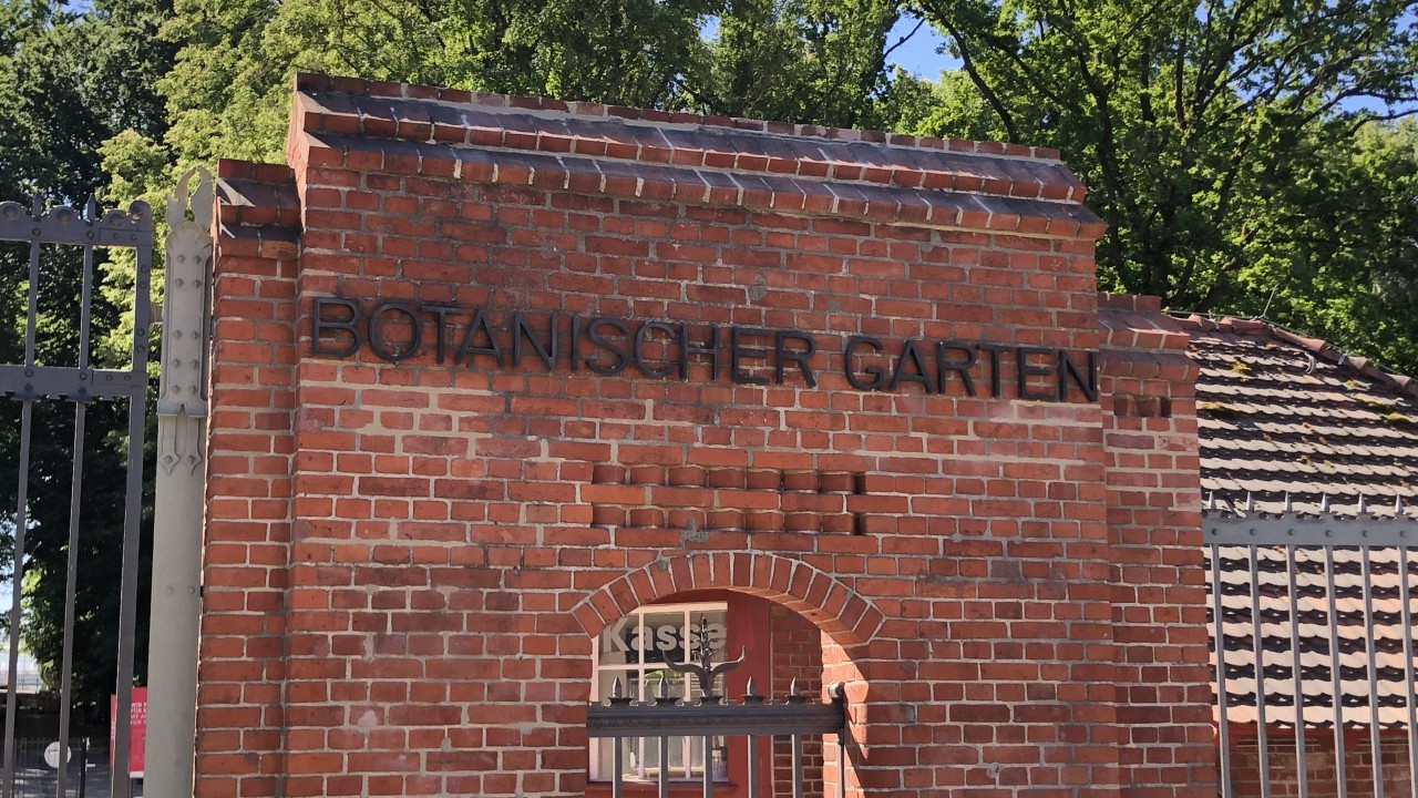 Eingang zum Botanischen Garten