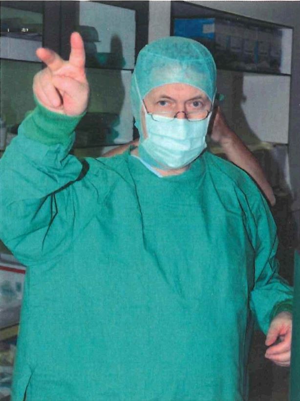 Prof. Brunnberg in OP-Kleidung