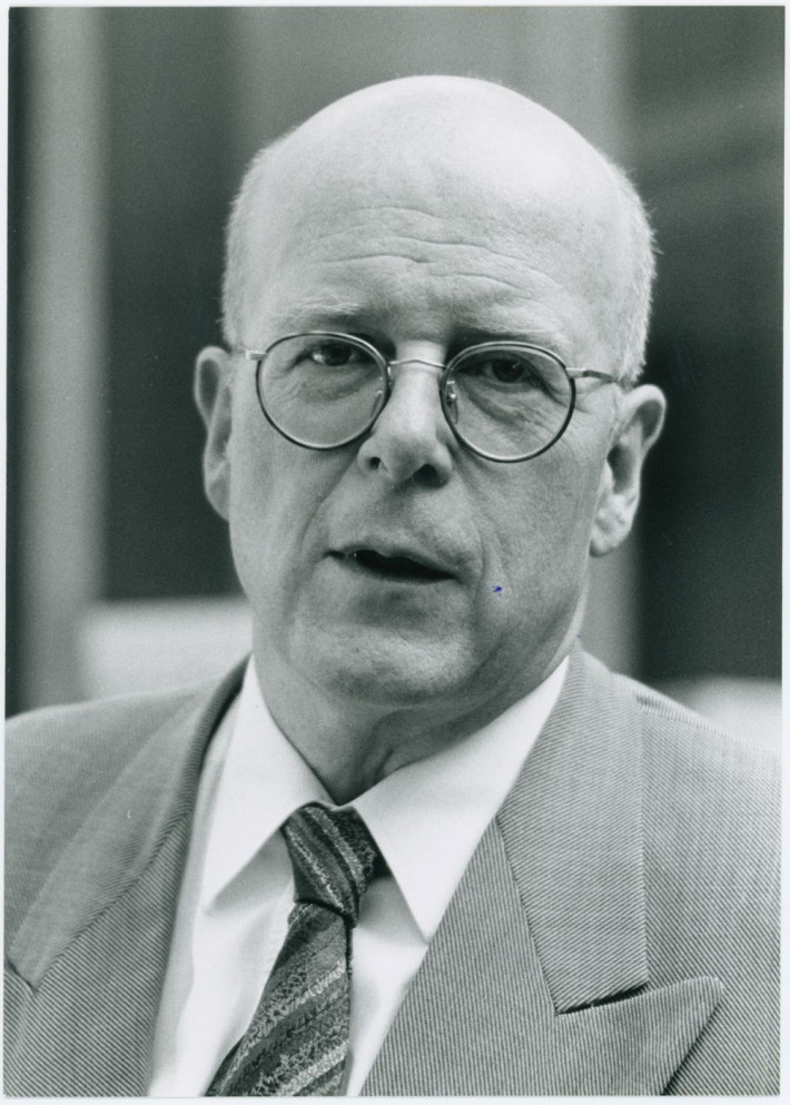 Porträtfoto Prof. Dr. Dieter Lenzen